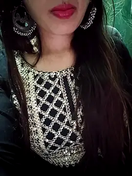 Snapshot of Noor_Darliing chatting on 10/08/25, 04:59 Noor Darliing online show from 10/08/25, 04:59