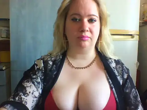 Snapshot of D_Marinna chatting on 11/07/25, 09:31 D Marinna online show from 11/07/25, 09:31