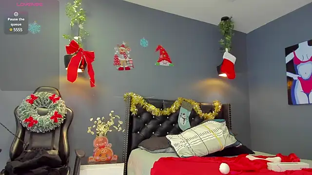 Sophiietaylor online show from 12/26/24, 11:13