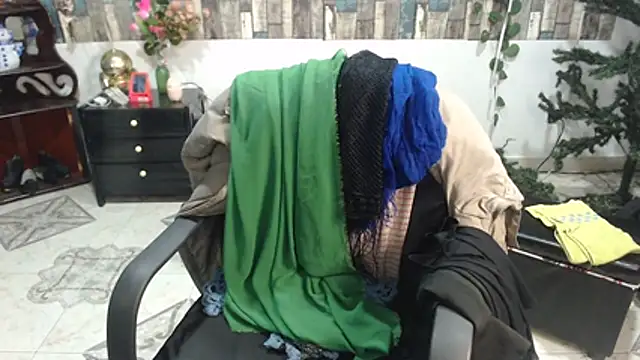 KarimaSarabe online show from 11/27/25, 01:18