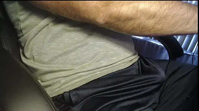 Snapshot of jdcfnmhard chatting on 01/15/25, 01:09 jdcfnmhard online show from 01/15/25, 01:09