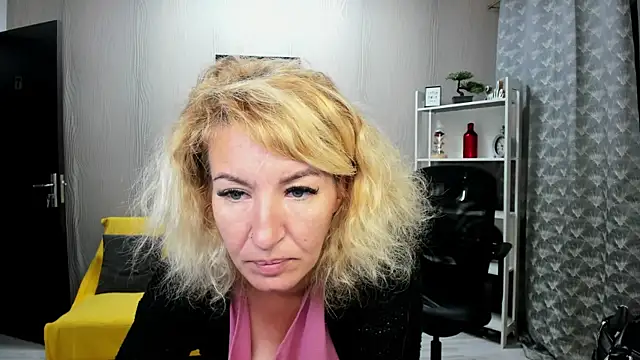 Cassandra Hotty online show from 06/16/26, 02:58