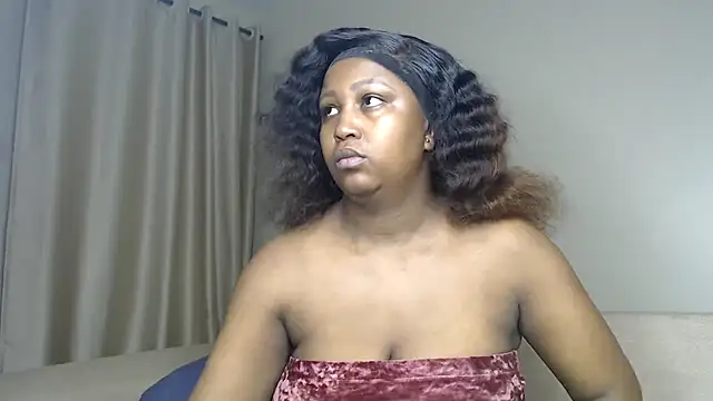 Snapshot of NIKKIE_LOVE chatting on 10/14/25, 01:50 NIKKIE LOVE online show from 10/14/25, 01:50