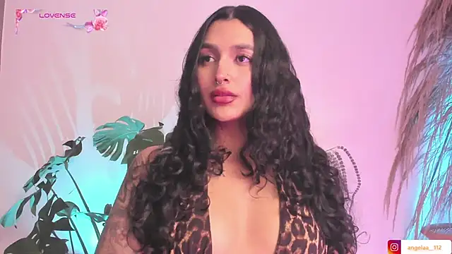 Snapshot of Anngel_1 chatting on 10/21/25, 07:36 Anngel 1 online show from 10/21/25, 07:36