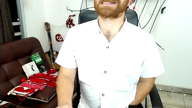 Snapshot of michacosio chatting on 10/14/25, 01:50 michacosio online show from 10/14/25, 01:50