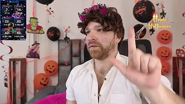 Snapshot of michacosio chatting on 10/29/25, 08:32 michacosio online show from 10/29/25, 08:32