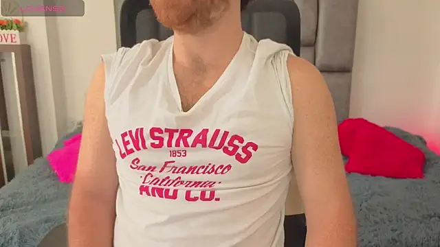 Snapshot of michacosio chatting on 11/04/25, 06:18 michacosio online show from 11/04/25, 06:18