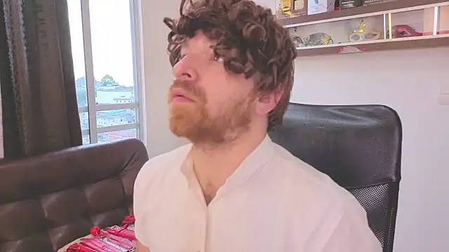 Snapshot of michacosio chatting on 11/09/25, 09:46 michacosio online show from 11/09/25, 09:46