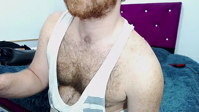 Snapshot of michacosio chatting on 11/12/25, 06:03 michacosio online show from 11/12/25, 06:03