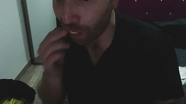 Snapshot of michacosio chatting on 11/15/25, 06:11 michacosio online show from 11/15/25, 06:11