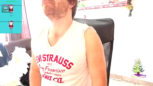 Snapshot of michacosio chatting on 11/18/25, 05:39 michacosio online show from 11/18/25, 05:39