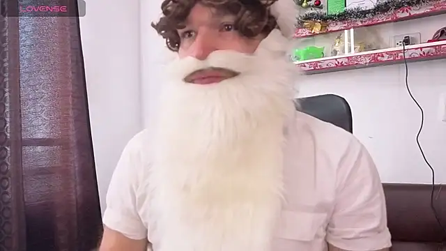 Snapshot of michacosio chatting on 11/25/25, 02:17 michacosio online show from 11/25/25, 02:17