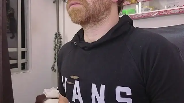 Snapshot of michacosio chatting on 11/27/25, 04:47 michacosio online show from 11/27/25, 04:47