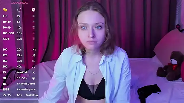 Snapshot of Linda_Bryant chatting on 01/03/25, 04:00 Linda Bryant online show from 01/03/25, 04:00