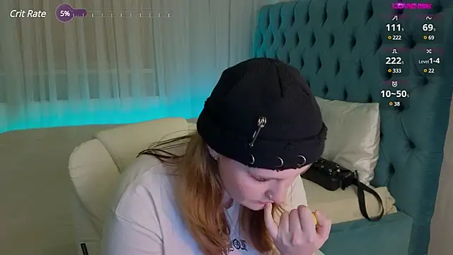  Chlo  e online show from 12/17/24, 01:39