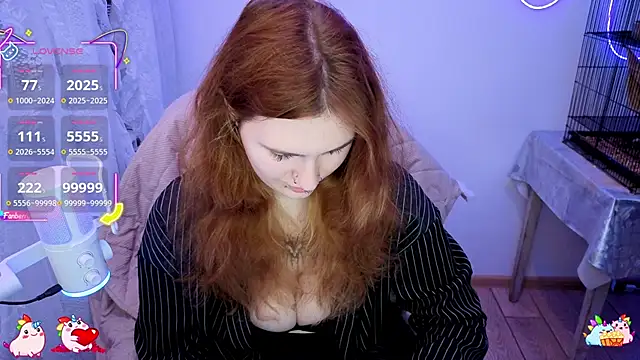 Snapshot of _Chlo__e chatting on 12/03/25, 01:42 Chlo e online show from 12/03/25, 01:42