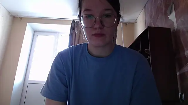 Snapshot of MiriamOr chatting on 02/13/25, 07:13 MiriamOr online show from 02/13/25, 07:13