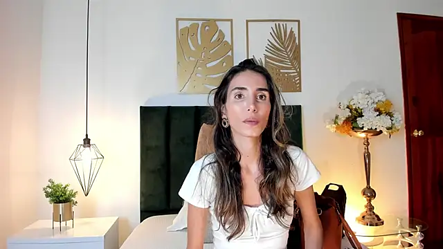 Nina Cavaali online show from 12/10/24, 06:06