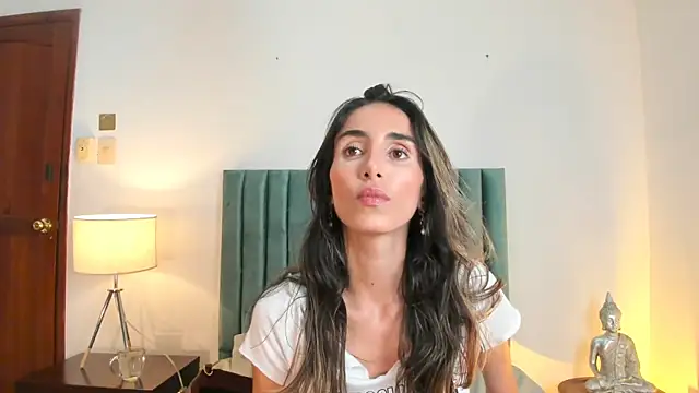 Nina Cavaali online show from 12/11/24, 06:20