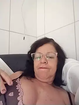 Snapshot of mariy522 chatting on 10/11/25, 12:04 mariy522 online show from 10/11/25, 12:04
