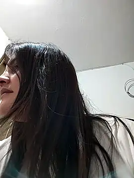 Mia Hampton online show from 11/29/25, 02:03