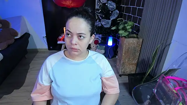 Cuttiealice online show from 12/25/24, 12:15