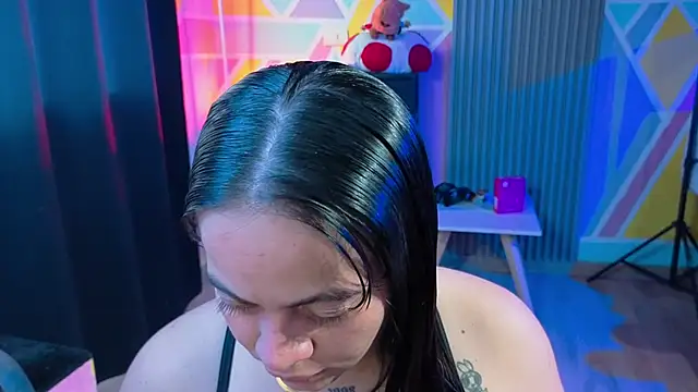 Cuttiealice online show from 10/06/25, 03:42