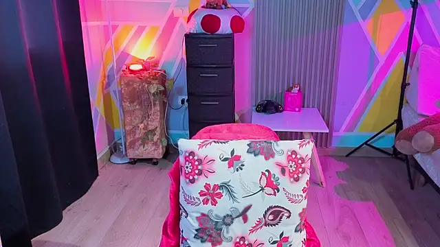 Cuttiealice online show from 10/10/25, 12:48