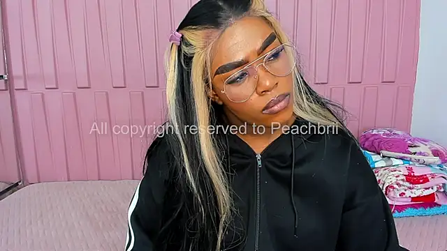 Snapshot of Briana_Wells_ chatting on 09/23/25, 01:58 Briana Wells online show from 09/23/25, 01:58