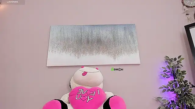 Snapshot of Briana_Wells_ chatting on 10/15/25, 02:06 Briana Wells online show from 10/15/25, 02:06