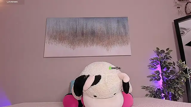 Snapshot of Briana_Wells_ chatting on 10/23/25, 01:21 Briana Wells online show from 10/23/25, 01:21