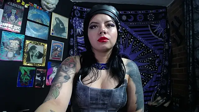 Snapshot of Yourmadame_P chatting on 09/19/25, 12:34 Yourmadame P online show from 09/19/25, 12:34