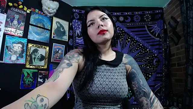 Snapshot of Yourmadame_P chatting on 10/05/25, 12:31 Yourmadame P online show from 10/05/25, 12:31