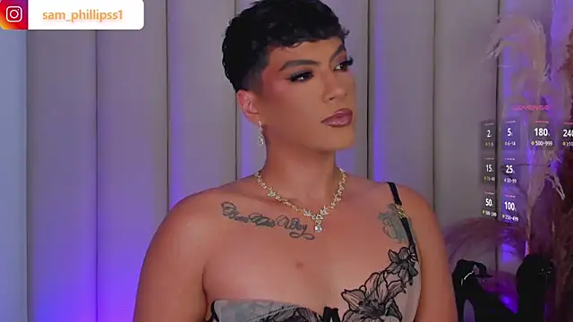 Snapshot of sam_phillipss chatting on 11/12/25, 12:44 sam phillipss online show from 11/12/25, 12:44