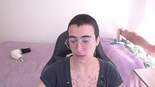 Liil cat online show from 03/15/25, 01:51