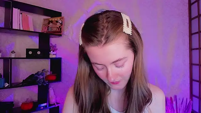 KateCuddle online show from 12/17/24, 07:40