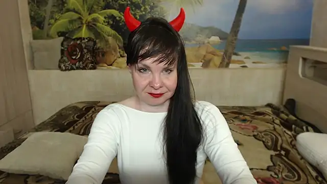 Snapshot of Aphelandra chatting on 05/06/26, 01:49 Aphelandra online show from 05/06/26, 01:49