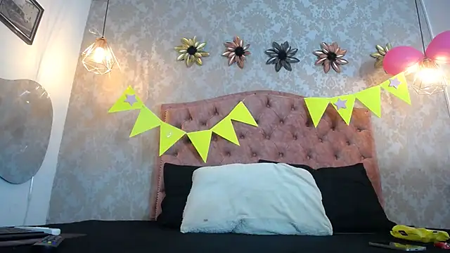 Snapshot of SHARICK_GRECO chatting on 09/25/25, 12:09 SHARICK GRECO online show from 09/25/25, 12:09