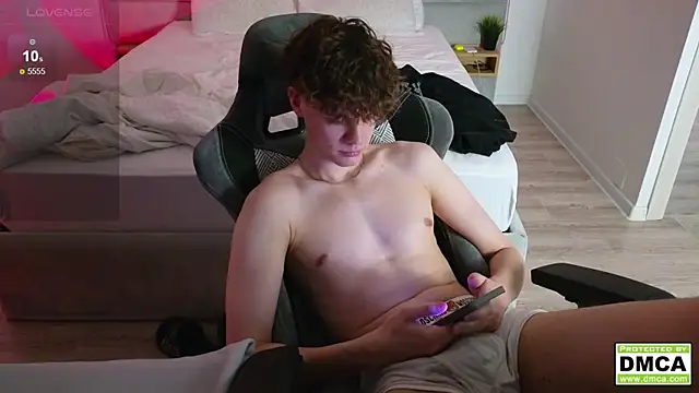 cute thomas online show from 02/01/25, 03:30