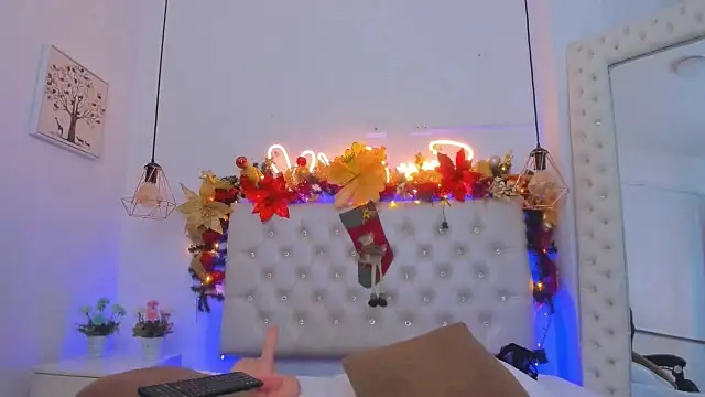 xiomara  cortes online show from 12/31/24, 08:56