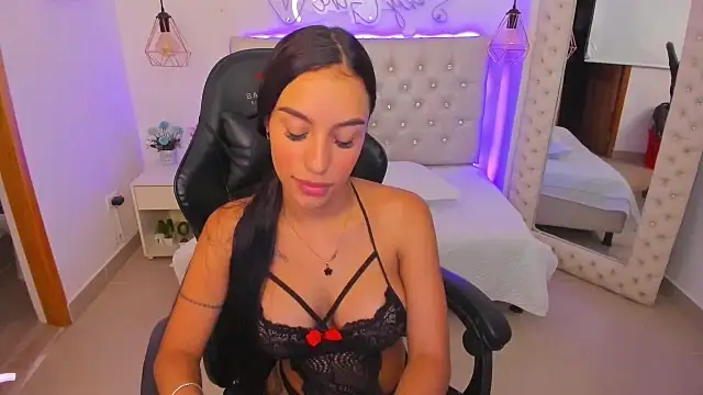 xiomara  cortes online show from 01/27/25, 07:03