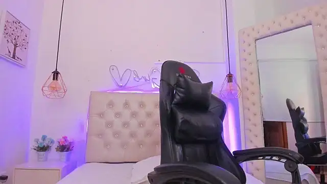 xiomara  cortes online show from 01/27/25, 10:06