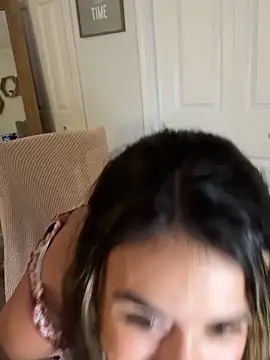 Snapshot of Wetbabygirlxo chatting on 09/27/25, 11:21 Wetbabygirlxo online show from 09/27/25, 11:21