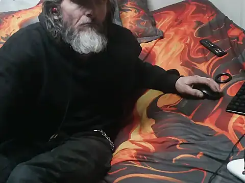 Snapshot of Spotless_Load chatting on 12/24/24, 02:32 Spotless Load online show from 12/24/24, 02:32