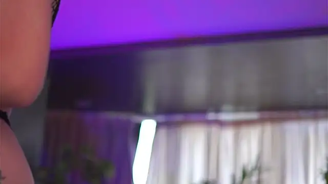 Snapshot of HotSkinnyX chatting on 09/15/25, 05:40 HotSkinnyX online show from 09/15/25, 05:40