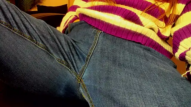 Snapshot of Persephoni chatting on 02/16/25, 12:21 Persephoni online show from 02/16/25, 12:21