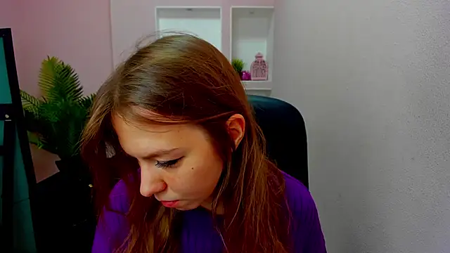 Snapshot of Persephoni chatting on 10/23/25, 10:36 Persephoni online show from 10/23/25, 10:36