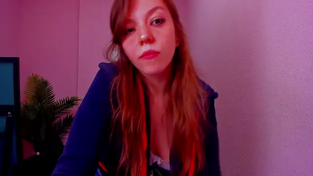 Snapshot of Persephoni chatting on 10/29/25, 08:43 Persephoni online show from 10/29/25, 08:43