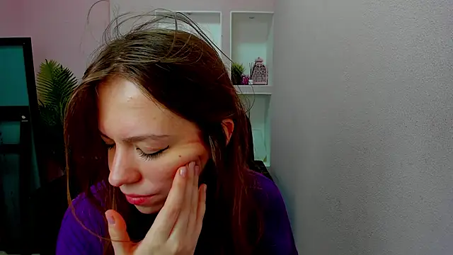 Snapshot of Persephoni chatting on 11/11/25, 08:42 Persephoni online show from 11/11/25, 08:42