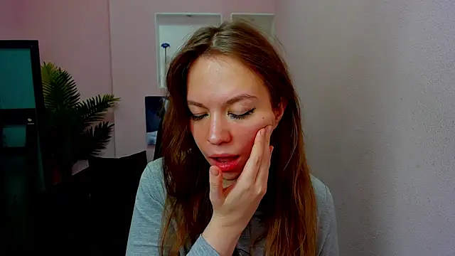 Snapshot of Persephoni chatting on 11/24/25, 04:45 Persephoni online show from 11/24/25, 04:45